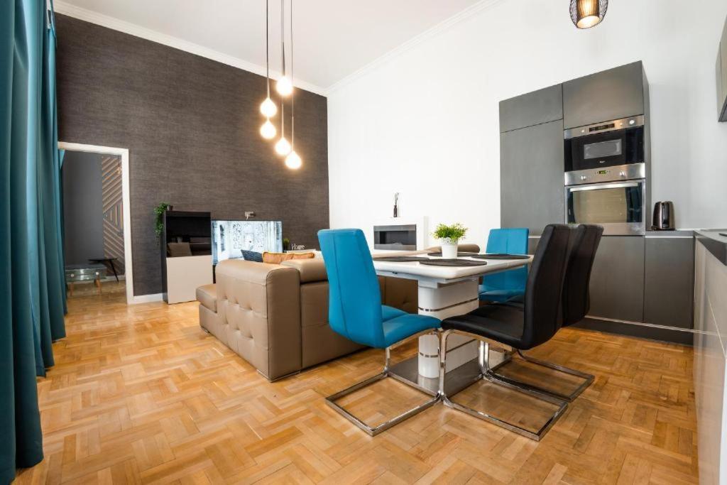 Deluxe Quentin Home Next To The Fashion Street بودابست المظهر الخارجي الصورة