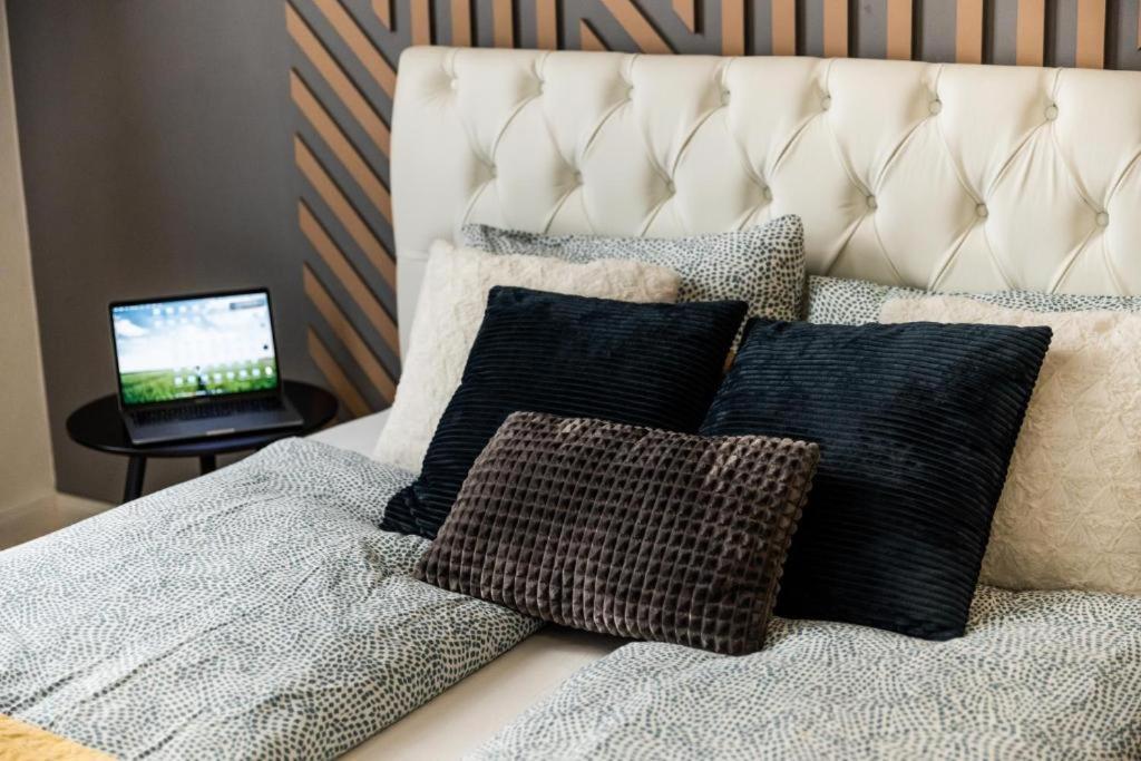 Deluxe Quentin Home Next To The Fashion Street بودابست المظهر الخارجي الصورة